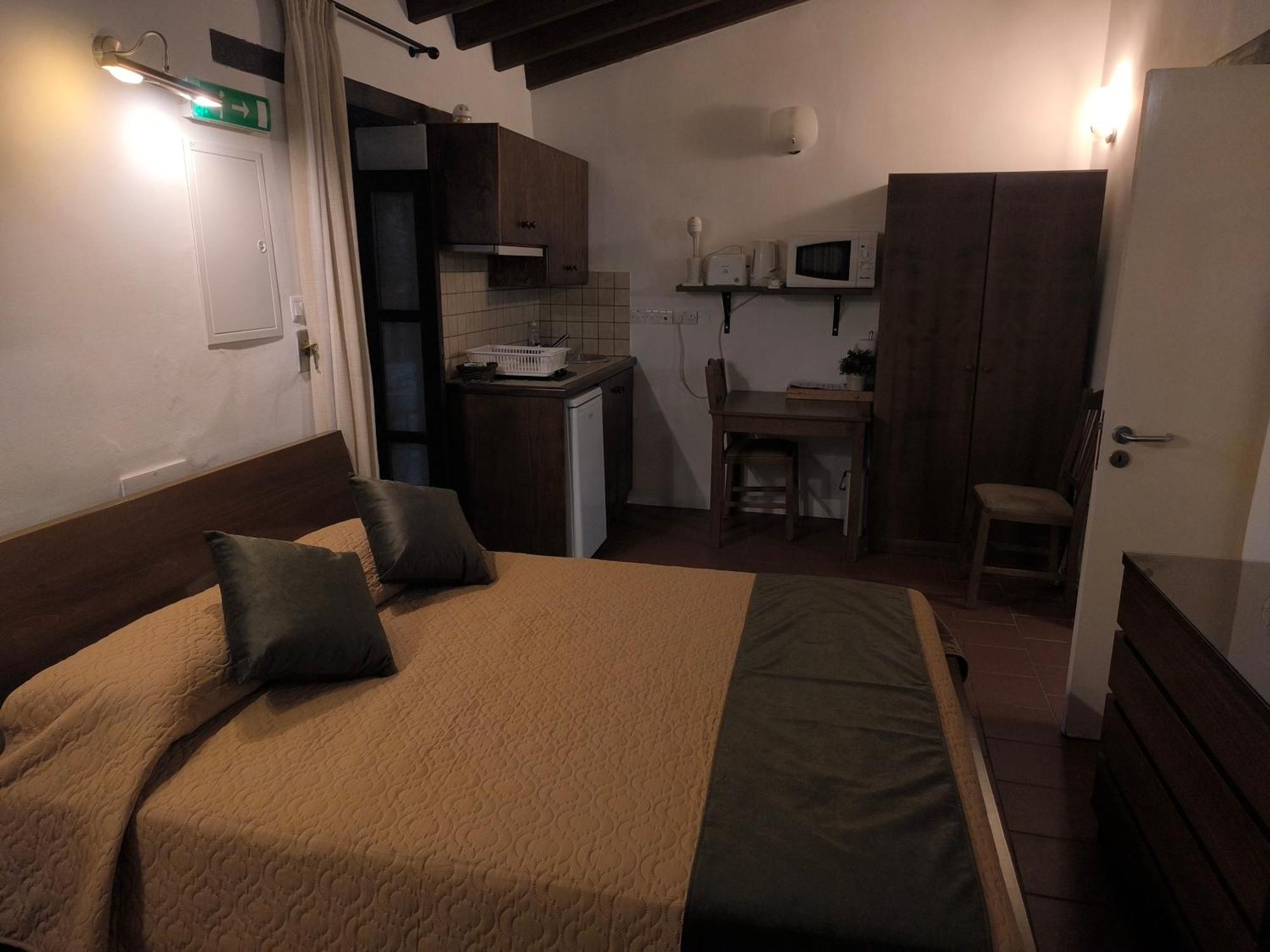 Enipnion Apartments กาโกเปเตรีย ภายนอก รูปภาพ