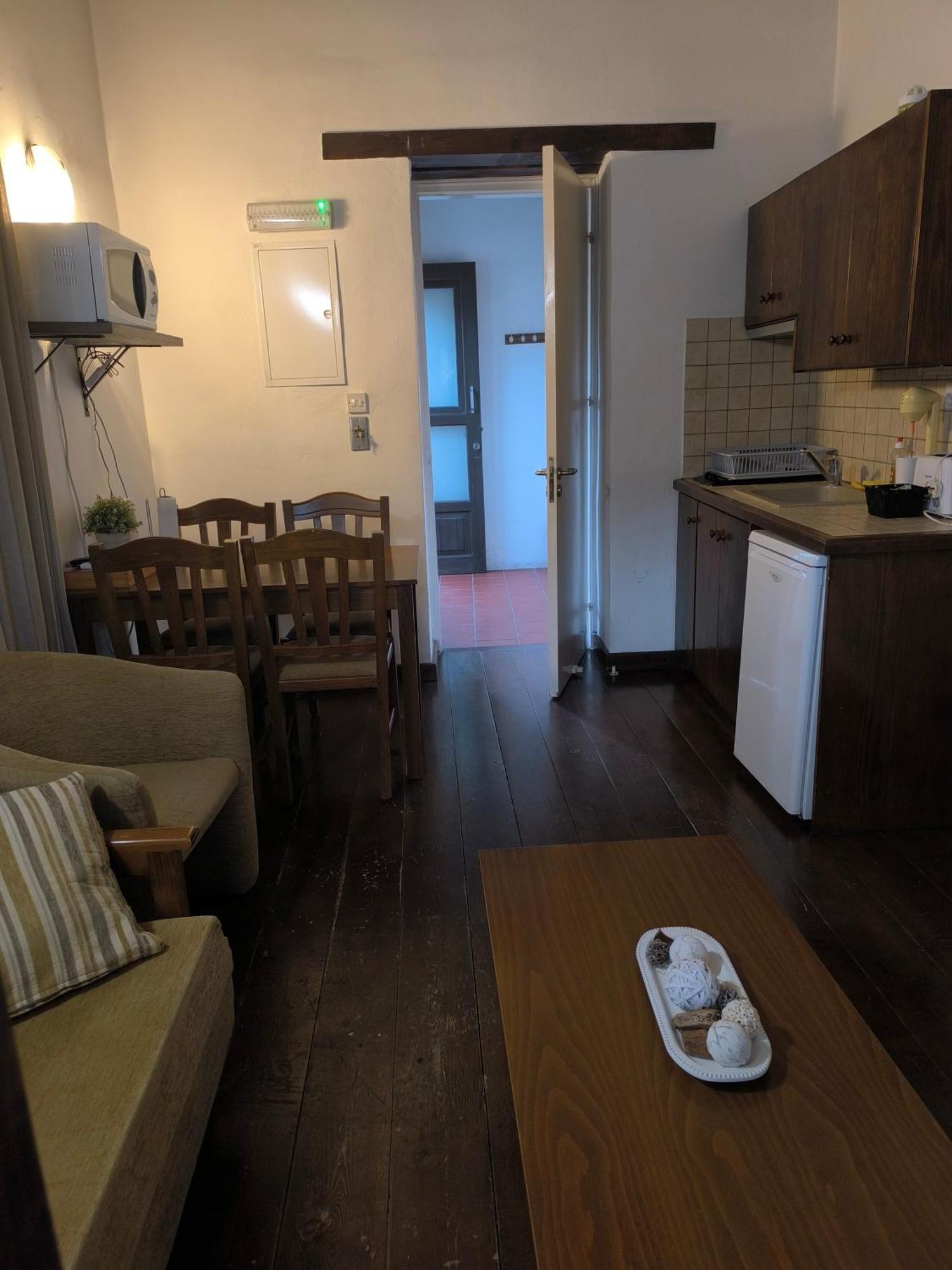 Enipnion Apartments กาโกเปเตรีย ภายนอก รูปภาพ