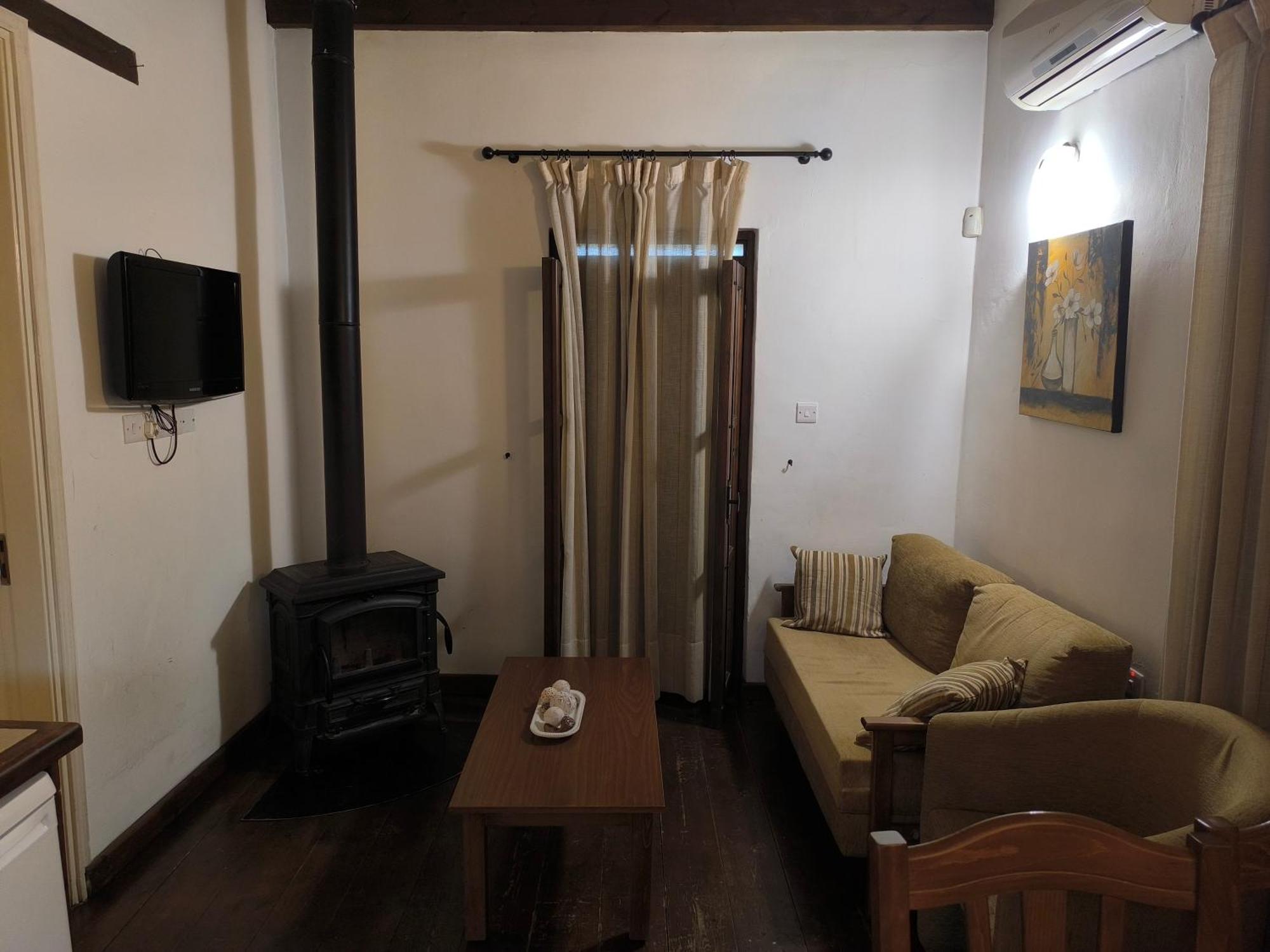 Enipnion Apartments กาโกเปเตรีย ภายนอก รูปภาพ